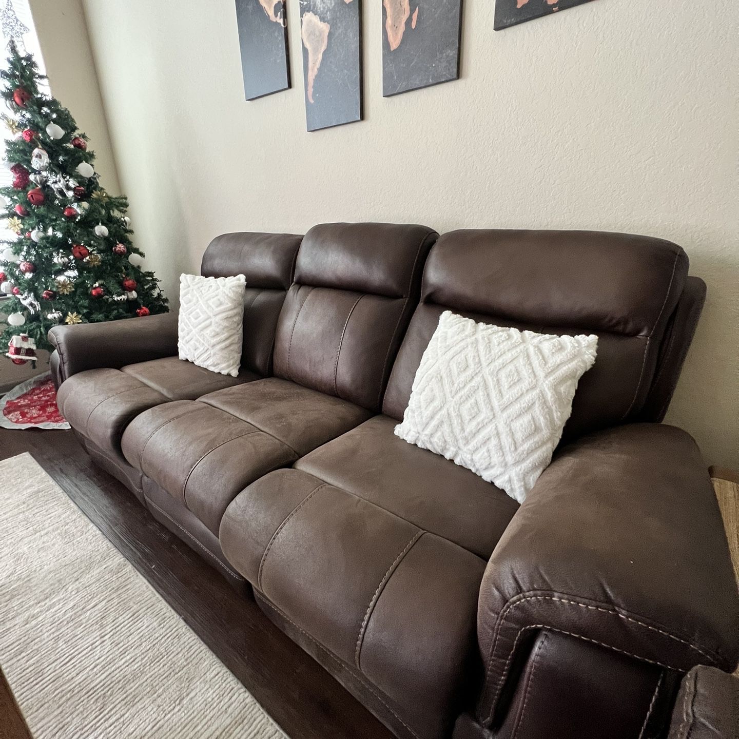 Amazing Brown leather couch & loveseat 