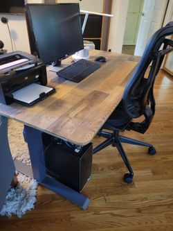 Vari Electric Standing Desk 60x30