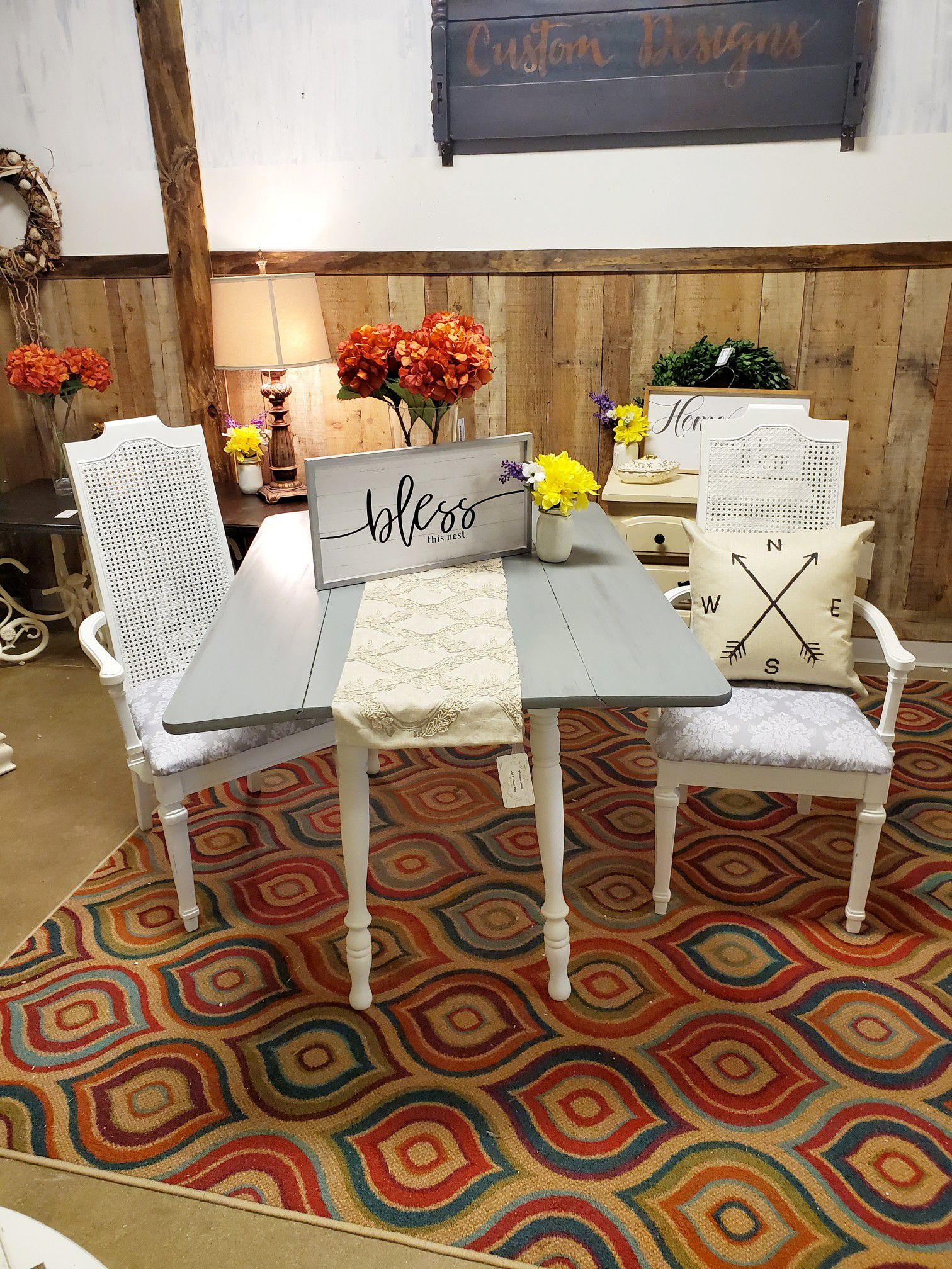 Beautiful Farmhouse Table & Chairs