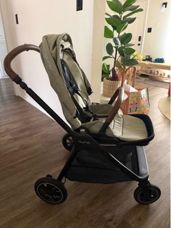 Nuna Triv Next Compact Stroller