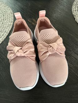 Girls shoes