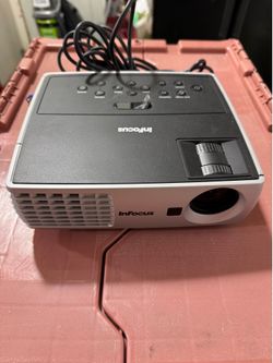 InFocus IN-1102 Portable Projector - Works Great