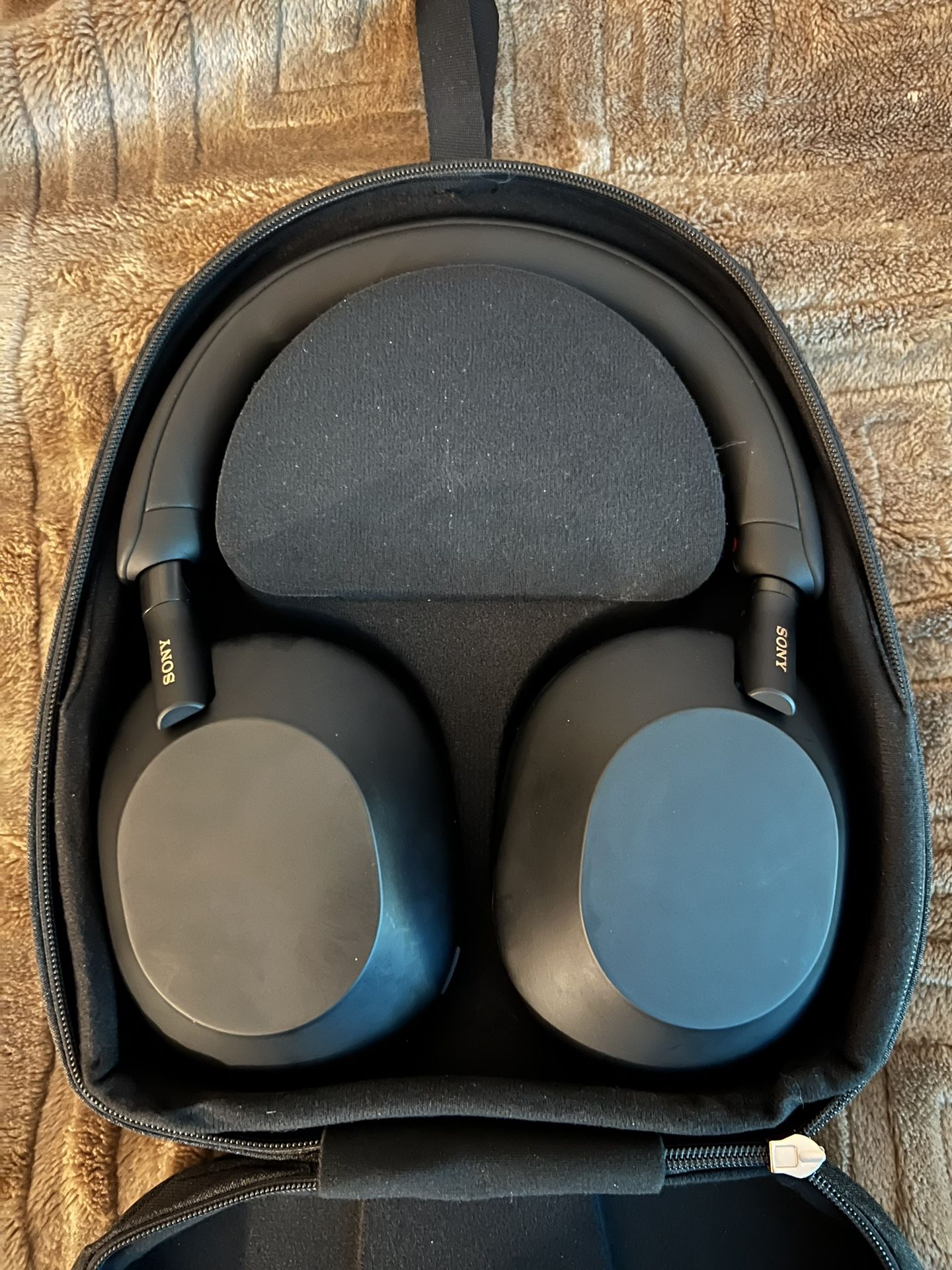 Sony XM5 Headphones