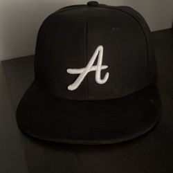 Black Atlanta Braves “A” Snapback Hat – Great Condition