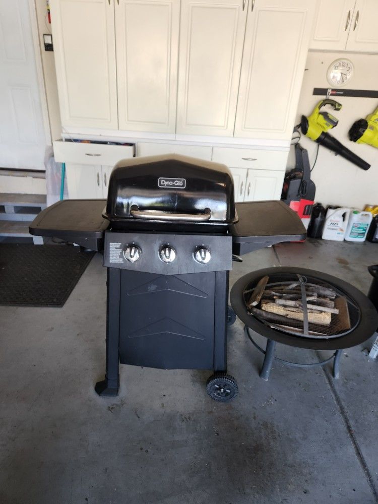 Dyna-Glo 3 Burner Propane BBQ Grill River Grille  Barrel Smoker And Fire Pit With Wood Plus Grill Tools