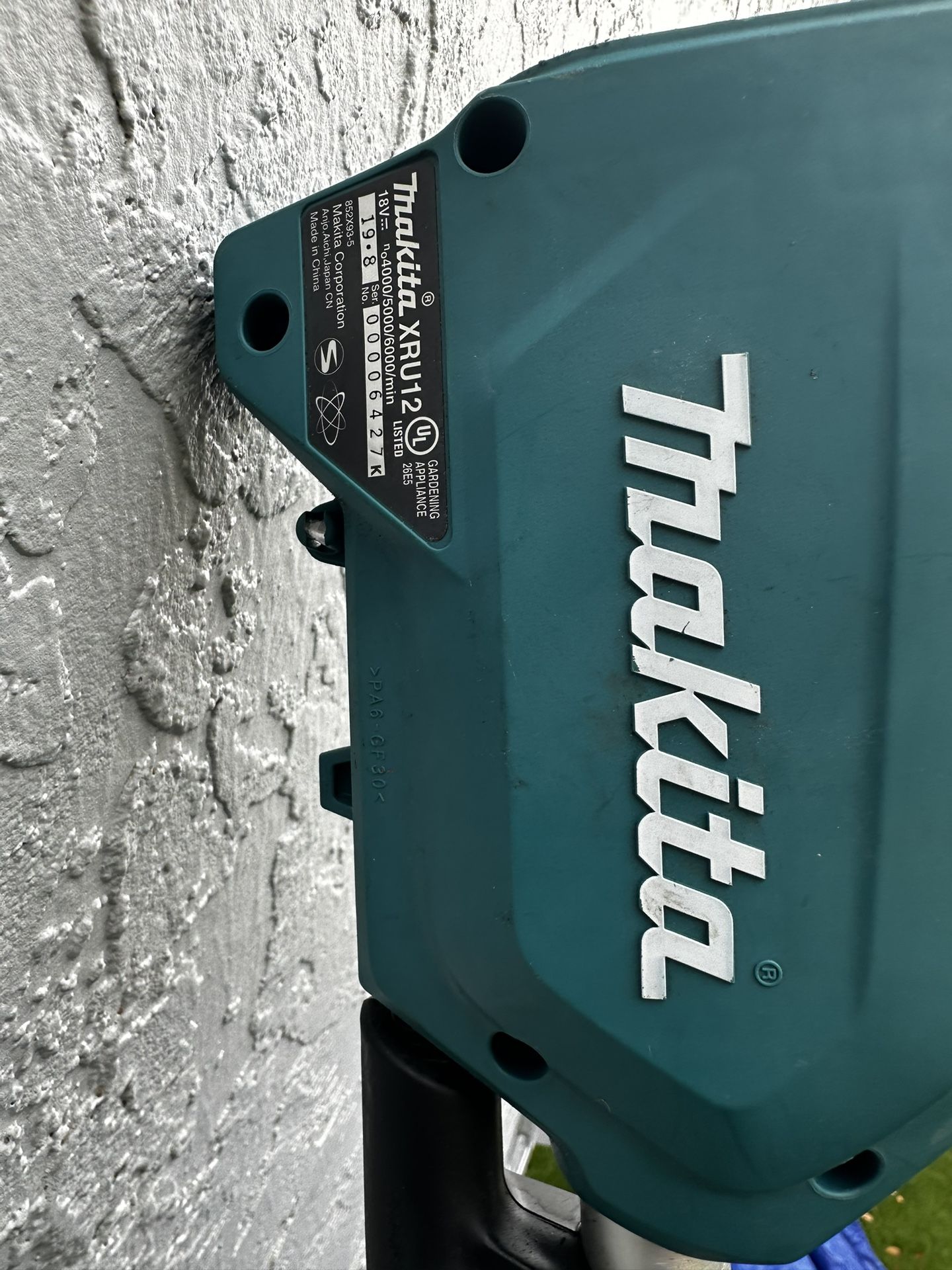 Makita XRU12 18V LXT Lithium Ion Brushless Cordless String Trimmer Tool Only for Sale in Pompano Beach FL OfferUp