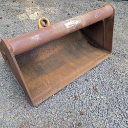 60" Excavator Clean Out Bucket 
