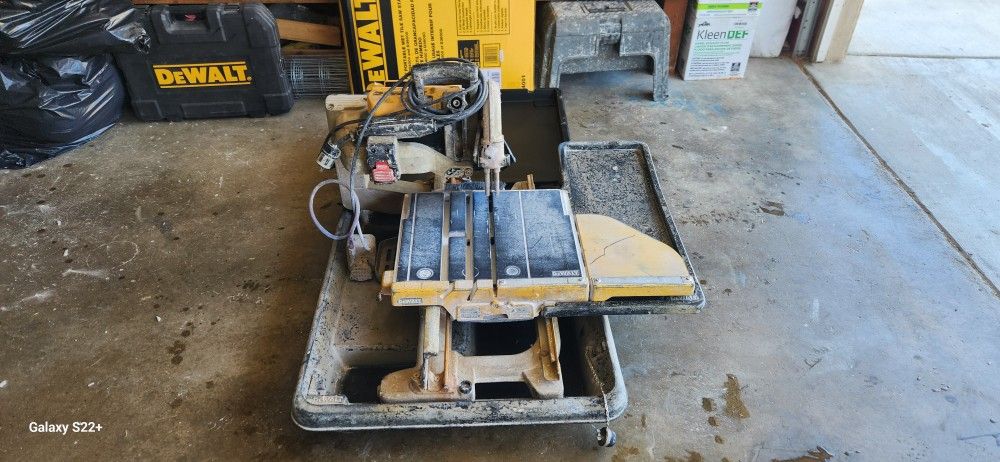 Dewalt Wet Saw 2400