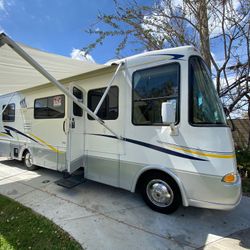 2004 American Clipper Class A 30ft