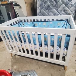 4 In 1 Crib With Mattress 