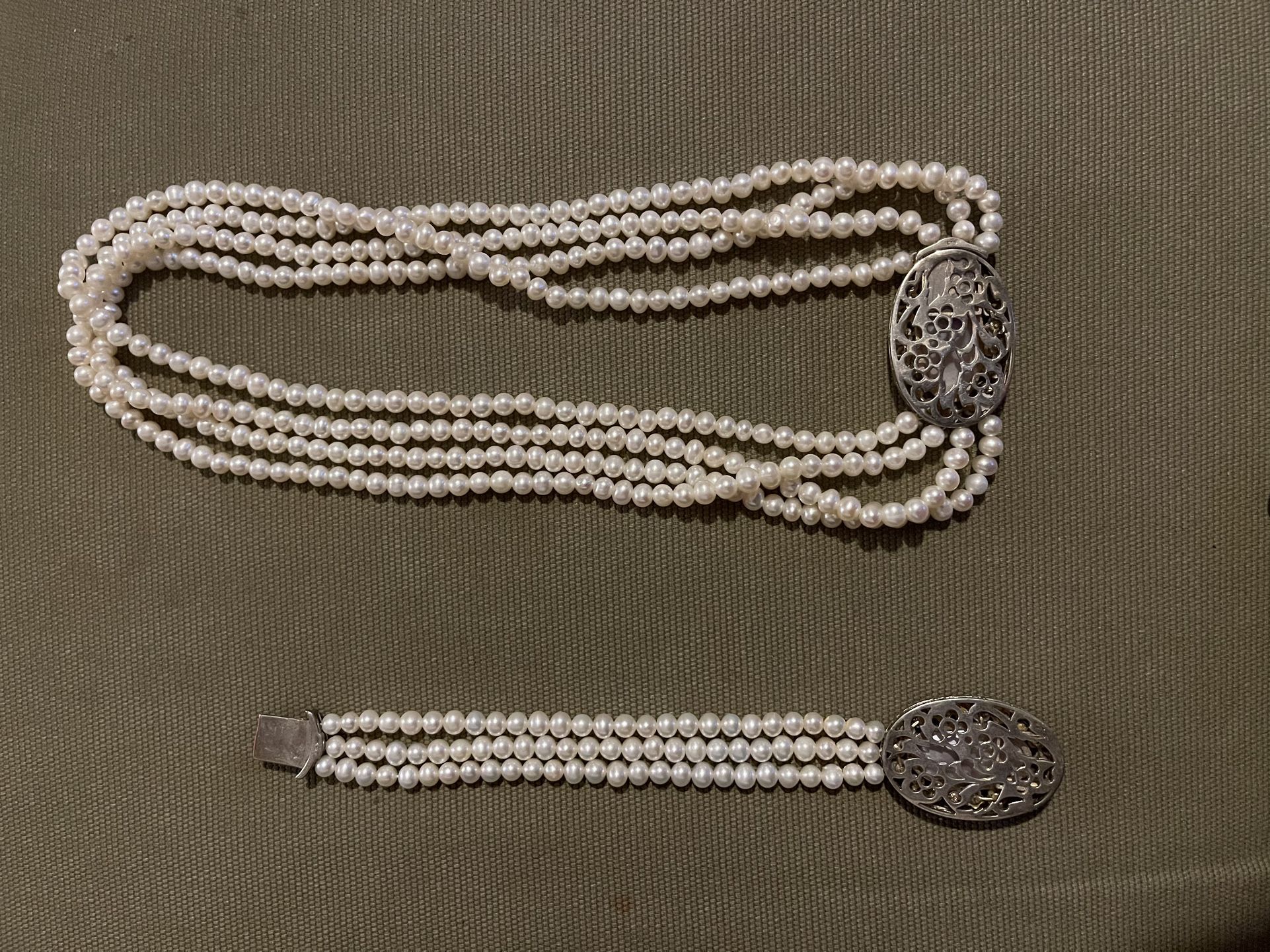 Vintage 4 Strand Pendant Pearl Necklace