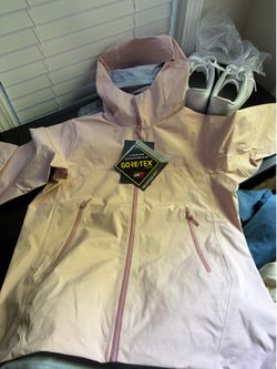 Arc’teryx Gore-Tex Paclite Jacket Pink / Salmon Men’s M | Waterproof Shell | New w/ Tags