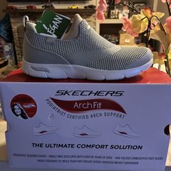 Skechers Women's Arch Fit Refine Iris Sneaker Size 5