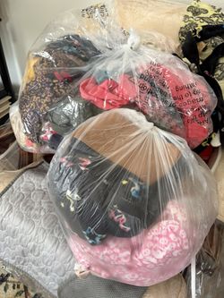 $200 Of Women’s spring summer Clothing