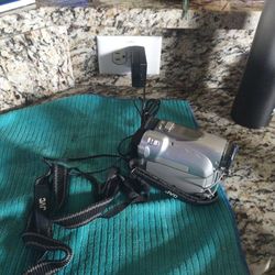 JVC CAMCORDER W/ STORAGE CASE