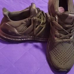 Black Adidas Ultra Boost