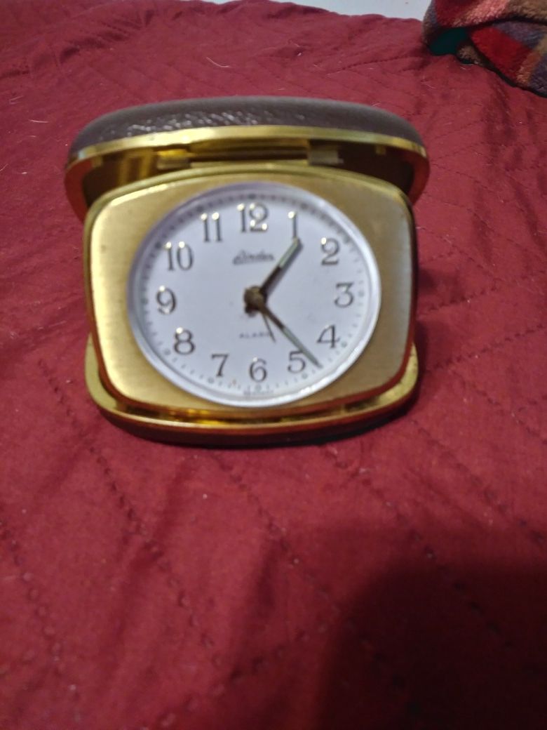 Antique travel alarm clock *PRICE NEGOTIABLE*