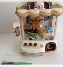 Cute Bear Claw Machine For Kids. In Working Condition. Pick Up Only In Torrance