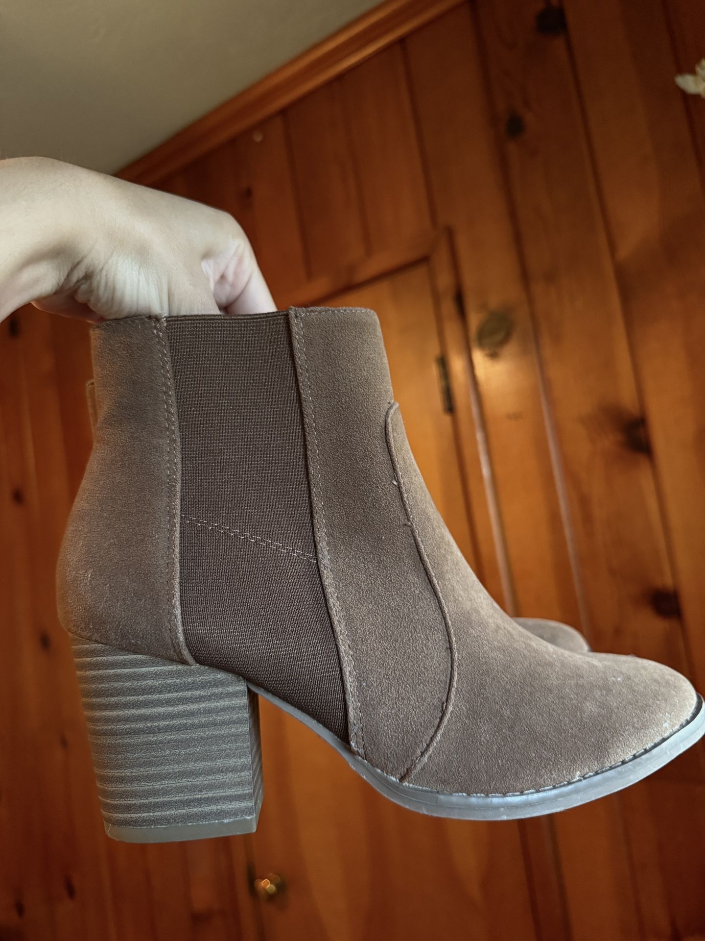 Universal Thread Women’s Boots