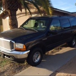 2000 Ford Excursion XLT 2WD 