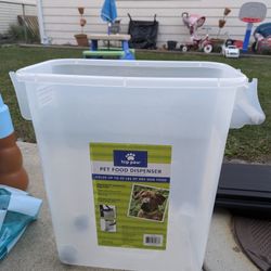 Pet Food Dispenser 50qt 