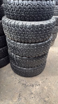 SET BFGOODRICH ALL-TERRAIN KO2 (4) 285-75 R16 Lt
