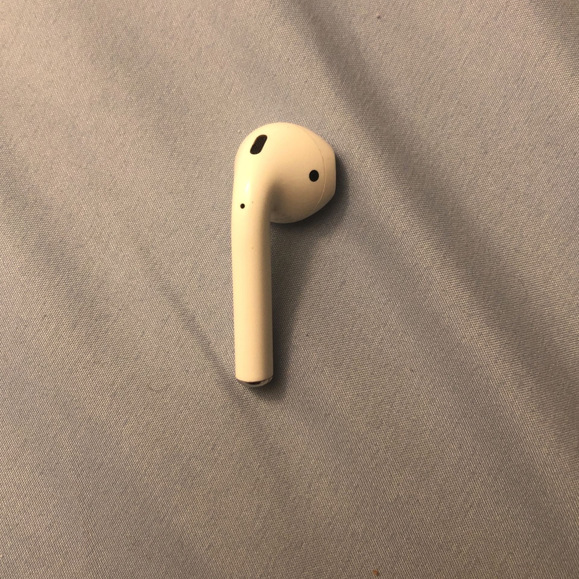 Apple Airpod Gen 1 Right Side