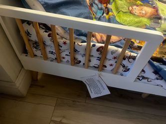 Toddler bed