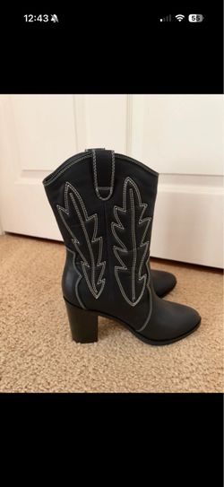 Black western boots size 7