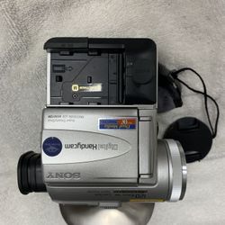 SONY  Digital Handycam DCR-PC100