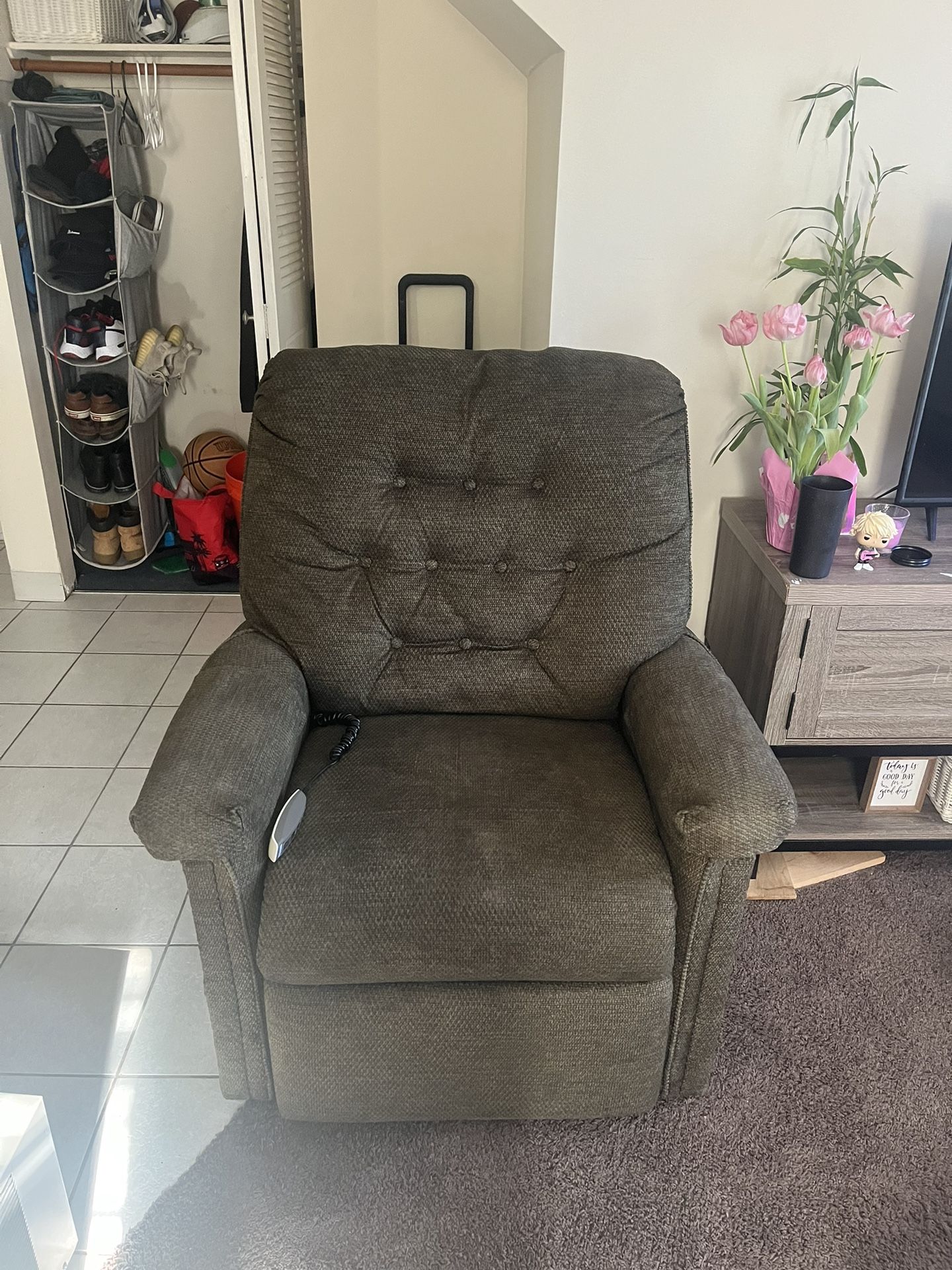 Pride Electric Recliner Chair