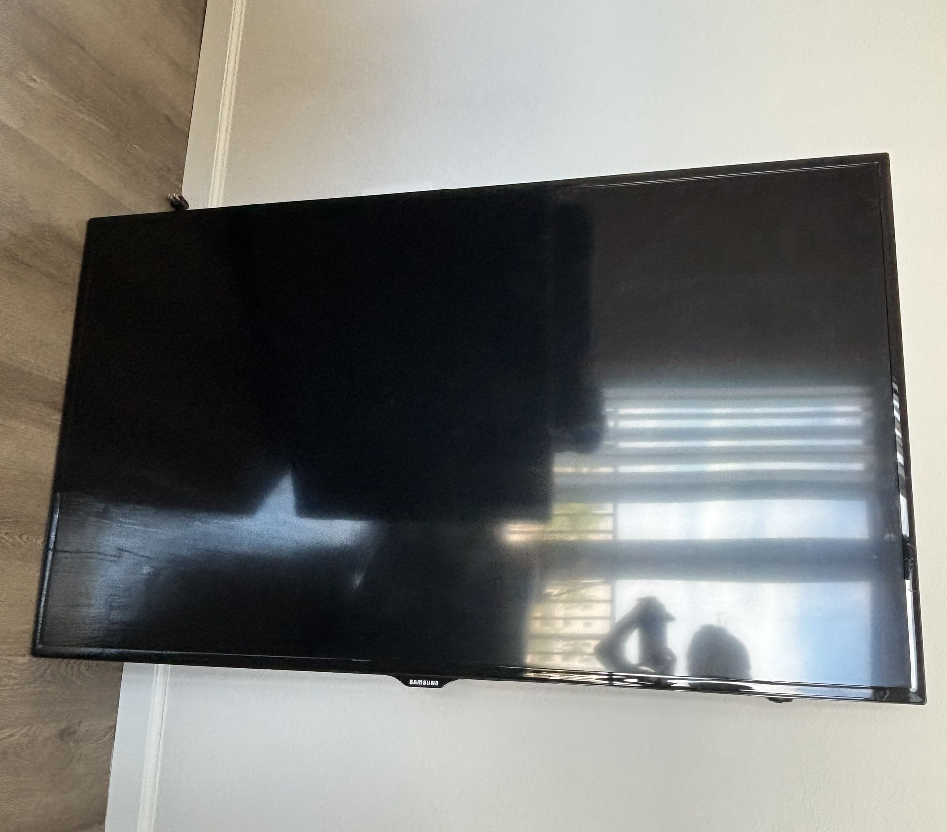 📺 Samsung 55” LED Smart TV – UN55FH6200F