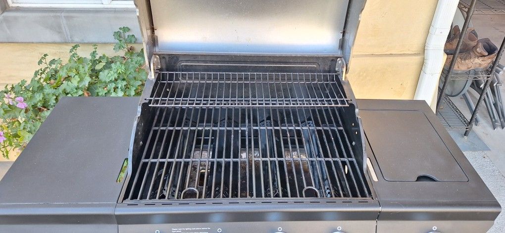 Propane Bbq Grill Like New