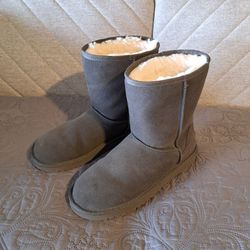 Women’s Koolaburra by UGG Classic Short Winter Boots Grey Sz 7 Worn Once