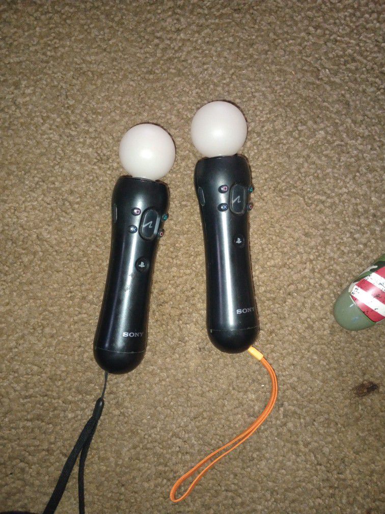 PS4 Move Controllers 