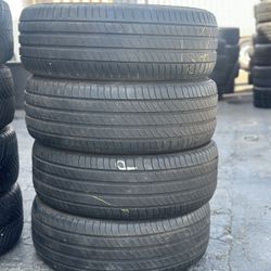 SET OF TIRE 215 55 17 MICHELIN 85% LIFE