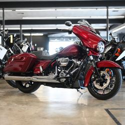 2017 HARLEY DAVIDSON STREET GLIDE 
