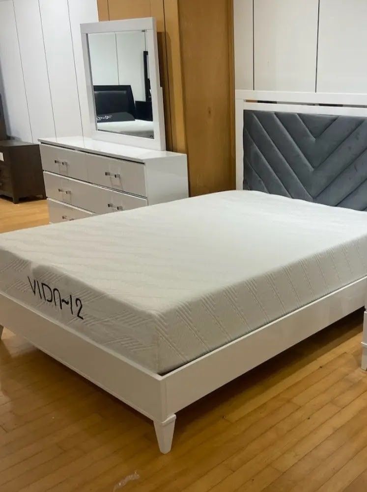 *Year End Sale Event!!!*----Attractive Colby Platform Queen/King Bedroom Sets---From $799!!!---Delivery/$10 Down FinancingðŸ¤
