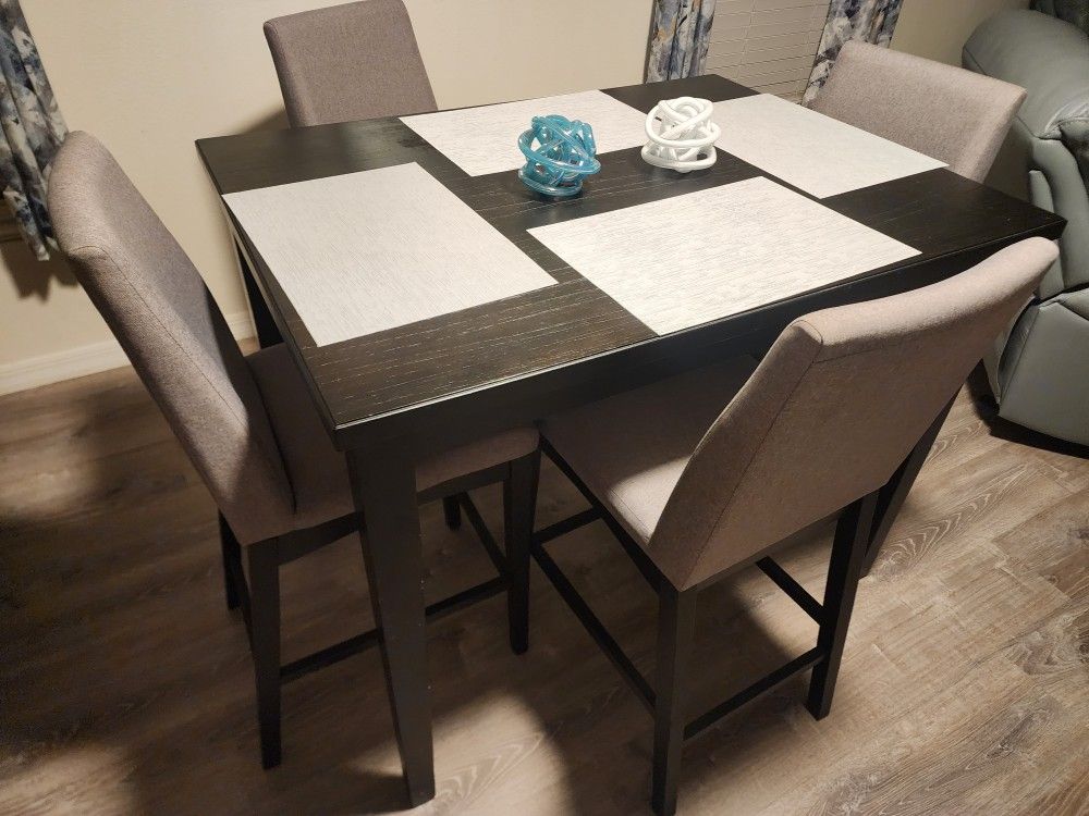 Dining Room Table And Chairs