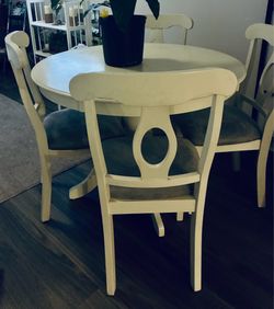 Dinette Table & 4 chairs