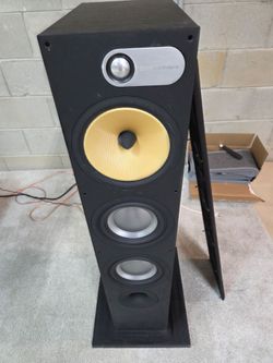 B&W 683 pair very good condition