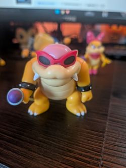 .Jakks World Super Mario figures  2.5 wave Roy , Larry, Wendy and Ludwig Koopa