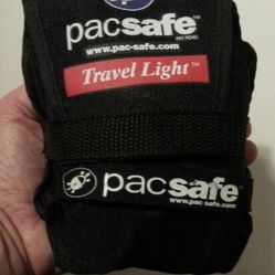 PacSafe anti-theft backpack locking metal net
