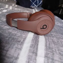 Beats Studio Pro