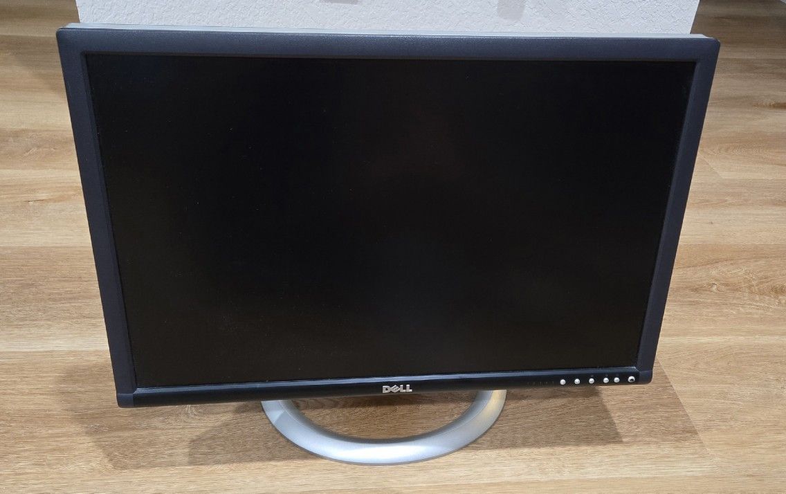 Dell UltraSharp 2405FPW 24in monitor