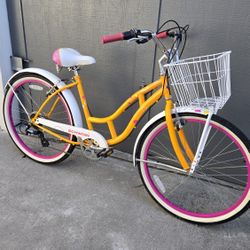 Shwinn Beach Cruiser Bike. 7 SPEEDS