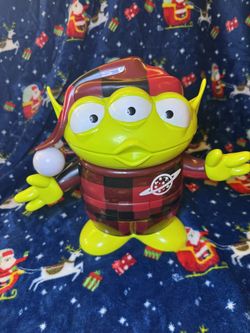 Little Green Men Alien In Holiday Outfit Bucket 