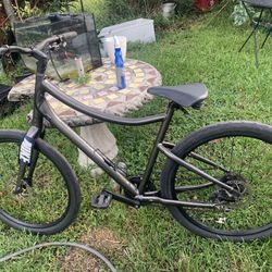 Grey / Charcoal 8 Speed Vida Momentum Bicycle 