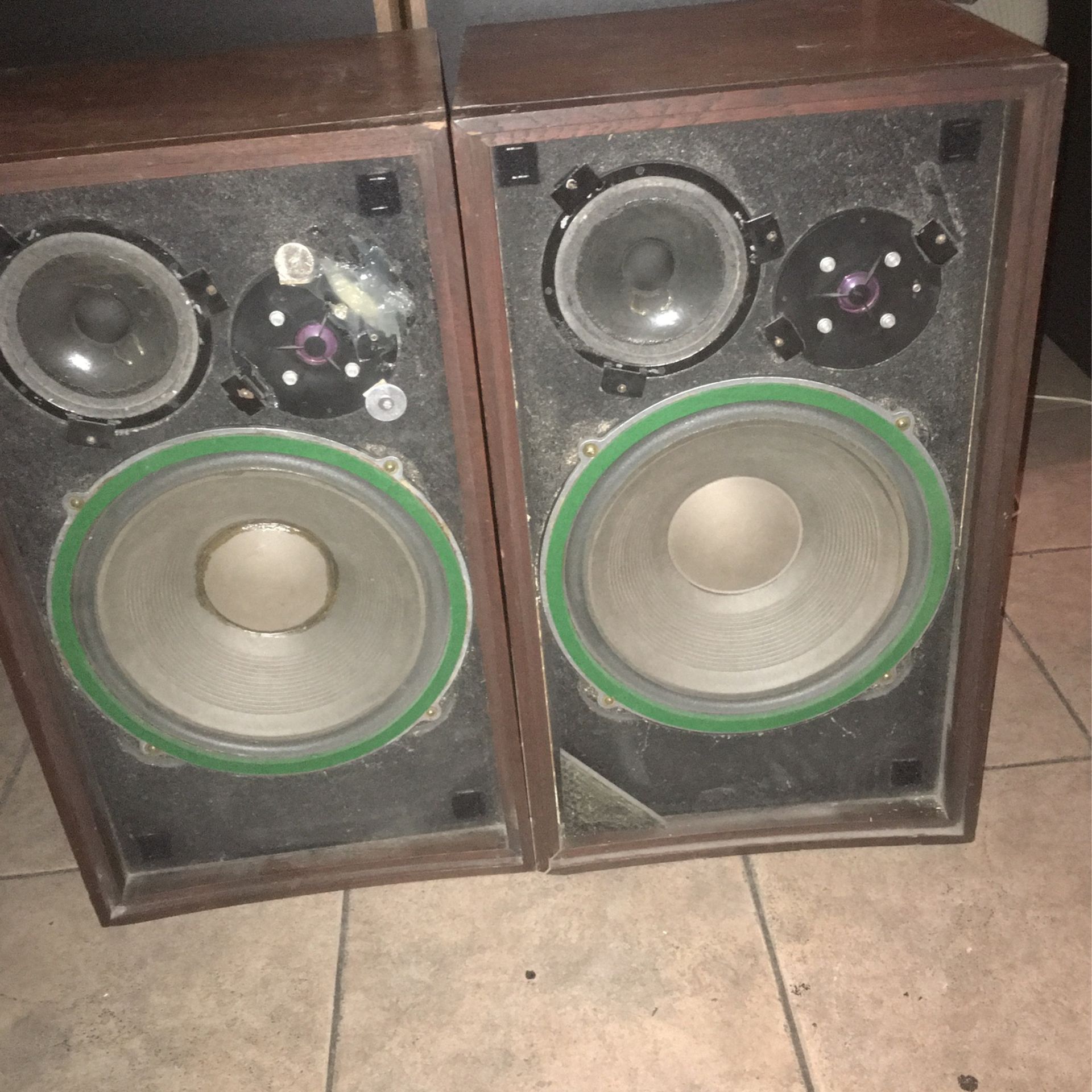 Vintage Wharfedale Dovedale Speakers