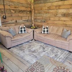 Beige sofa and lovesest 2pc cloth set